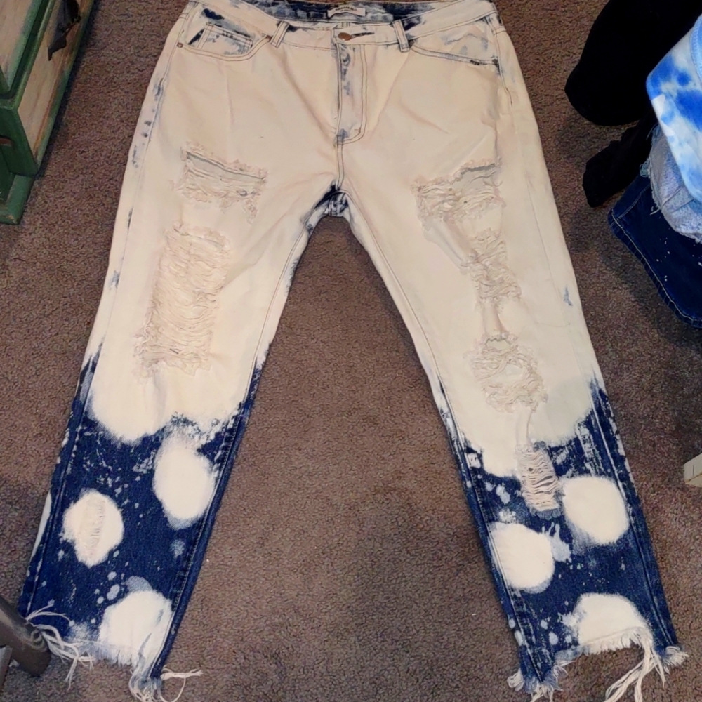 🎉🎉🎉Paid a fortune for these 😳😳they do not fit anymore JEANS ARE AWESOME 👖